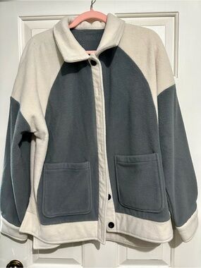 Two-Tone Fleece Jacket in Light Gray and Cream